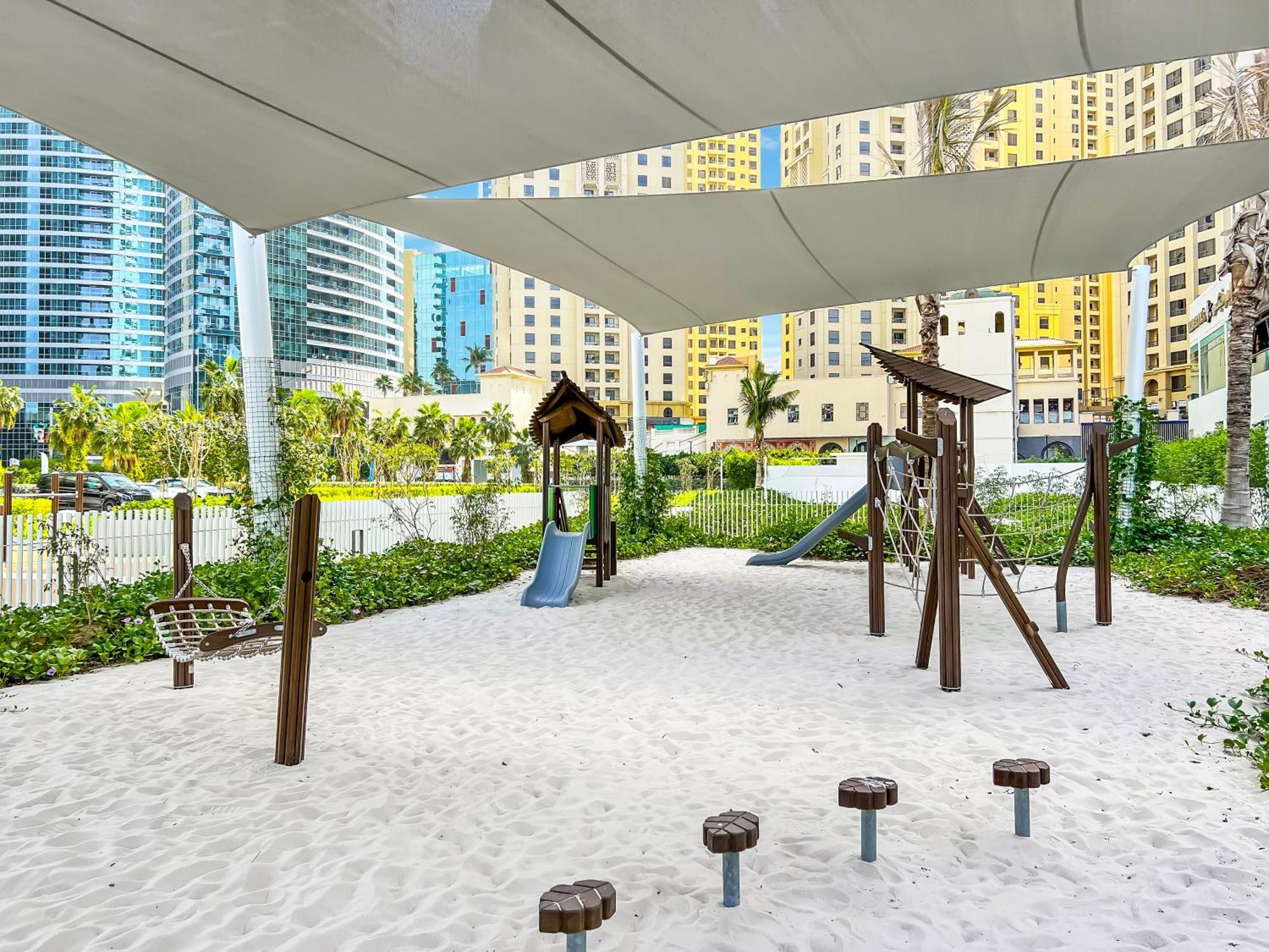 Fam Living - Beachfront 1-bedroom In The Heart Of Jbr
