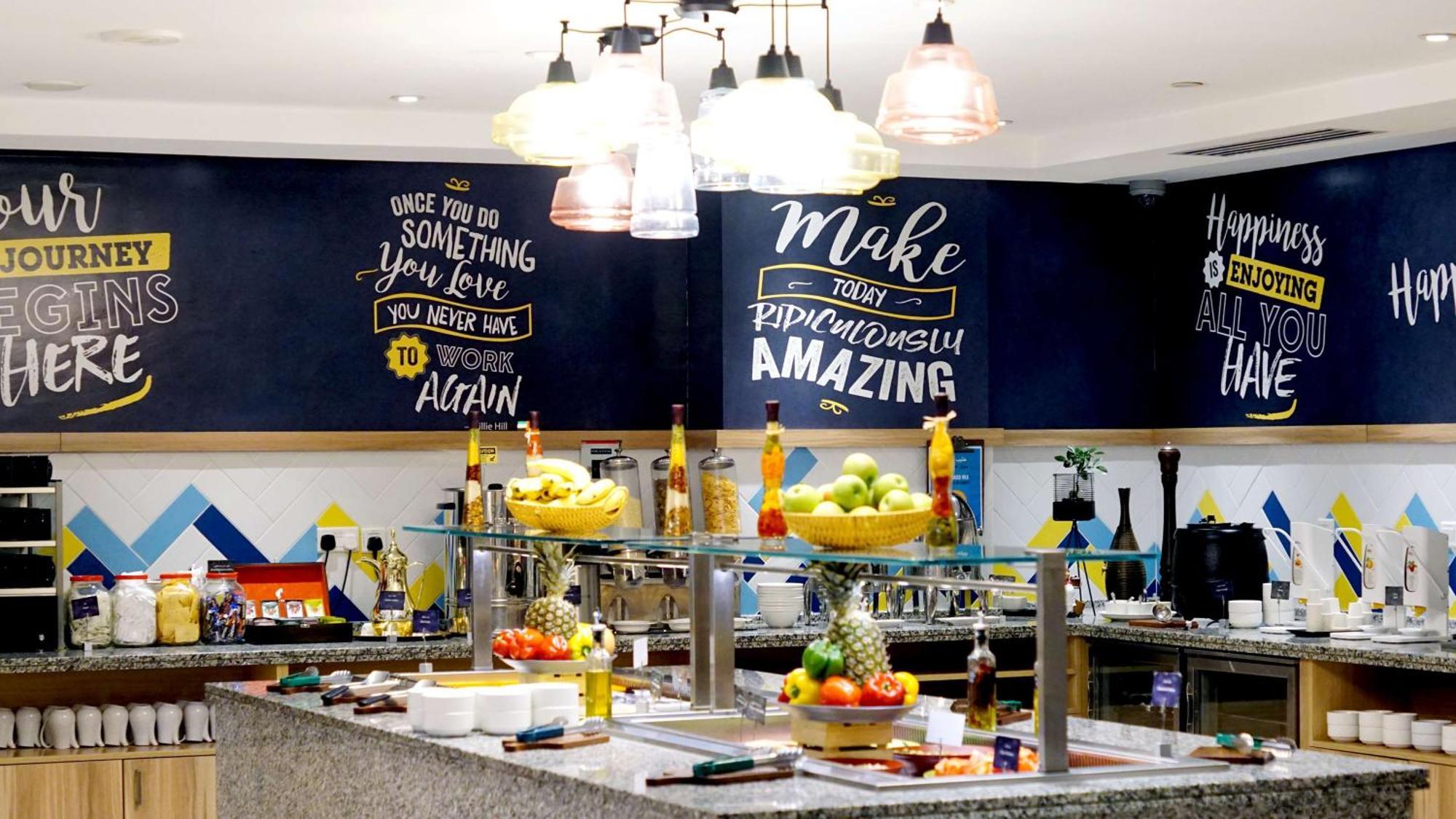 Hotel Hampton By Hilton Al Barsha