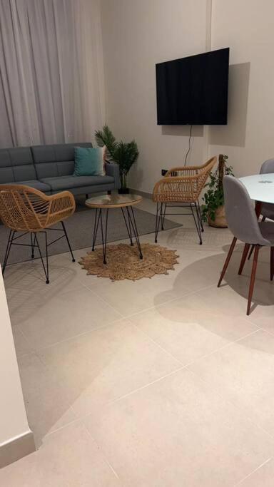 Appartement ‎‏stylish 2br In The Hart Of Hills! Dubaï