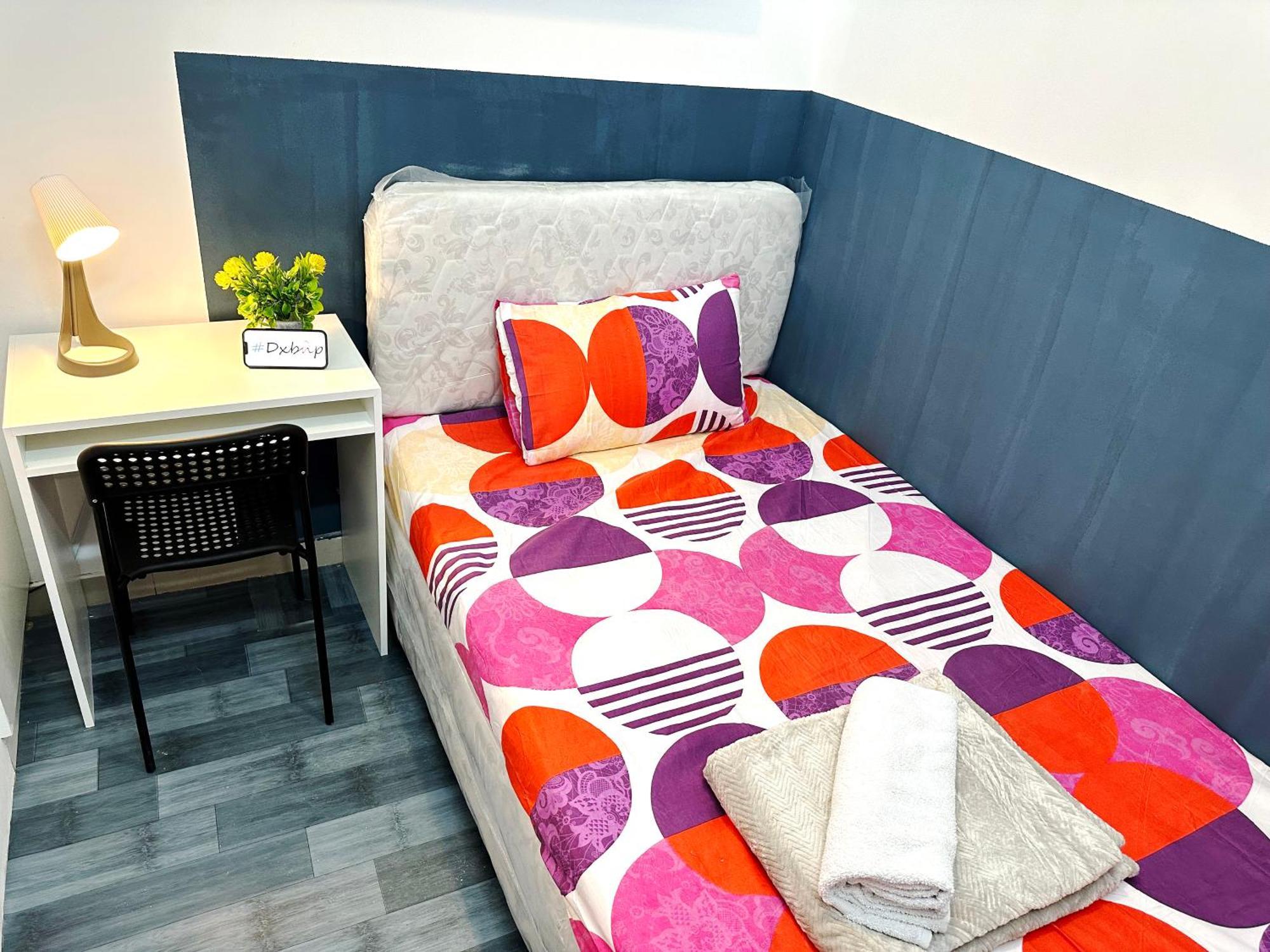 Homestay Deluxe Couple Partition In Tecom Near Metro Dubai