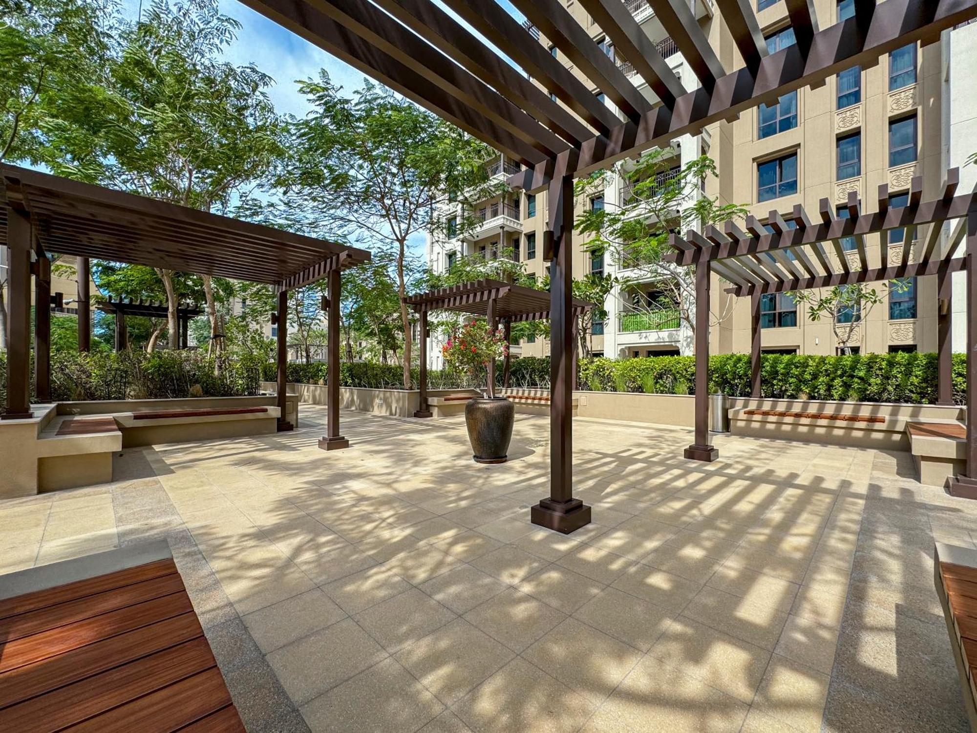 Trophy Jumeriah Pearl Retreat With Great Pool & Gym In Madinat Jumeriah Living Appartement