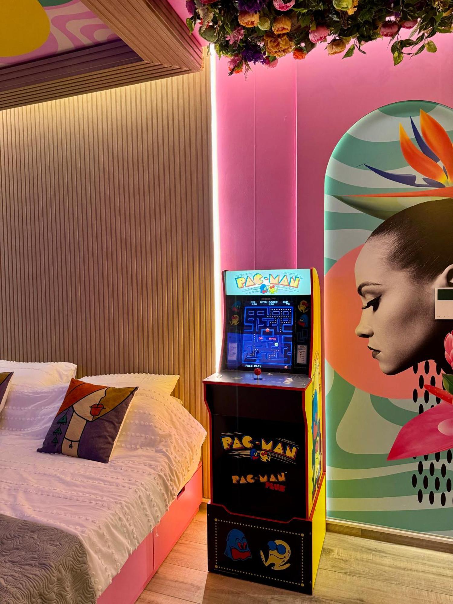 Apartamento Capsule Flora Business Bay View Burj Khalifa-pool Table-game Arcade-projector-playstation 5 *