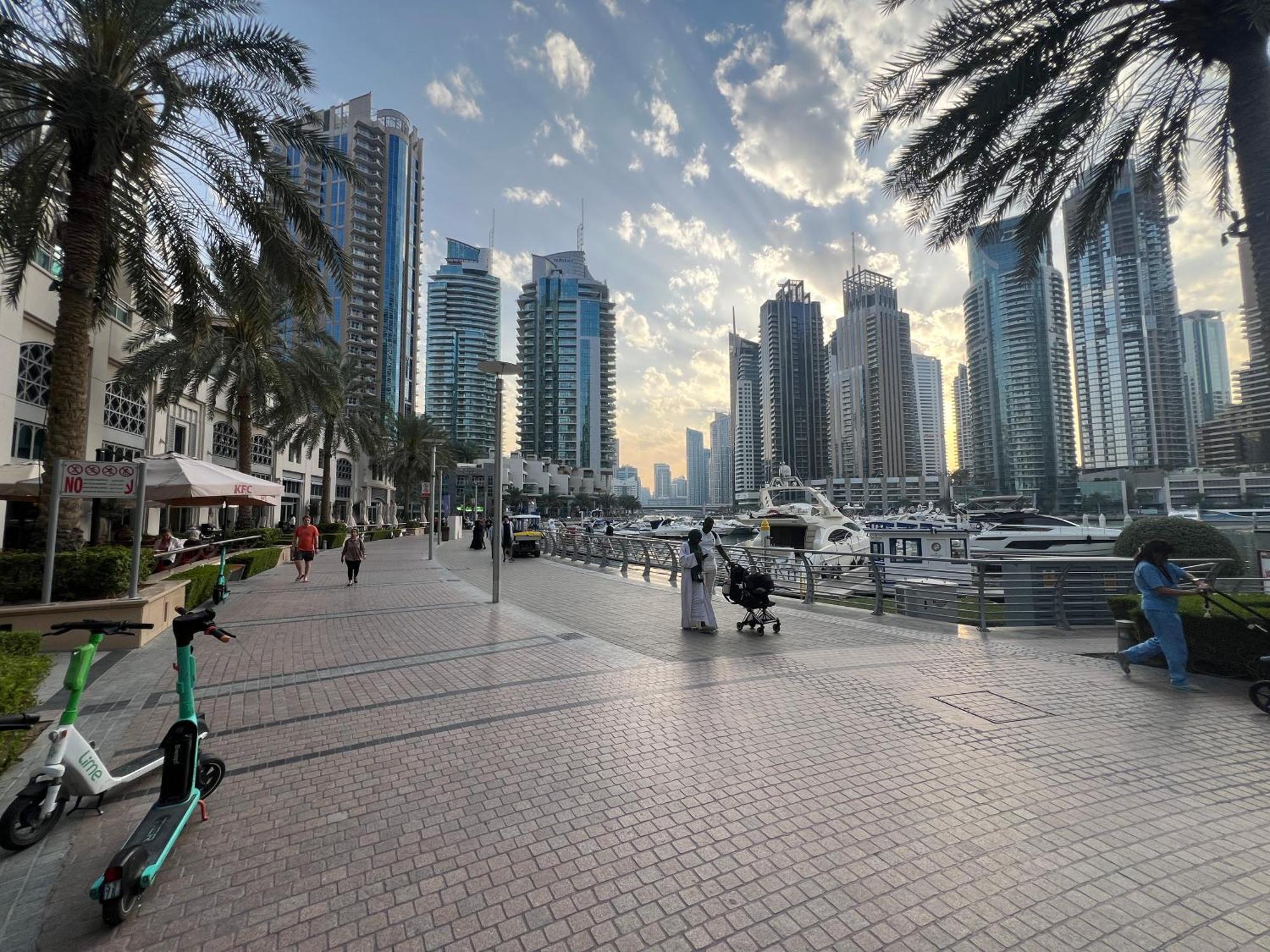 Stunning Views 1 Bedroom Flat, Near & Tram With Free Parking In Marina Appartement *