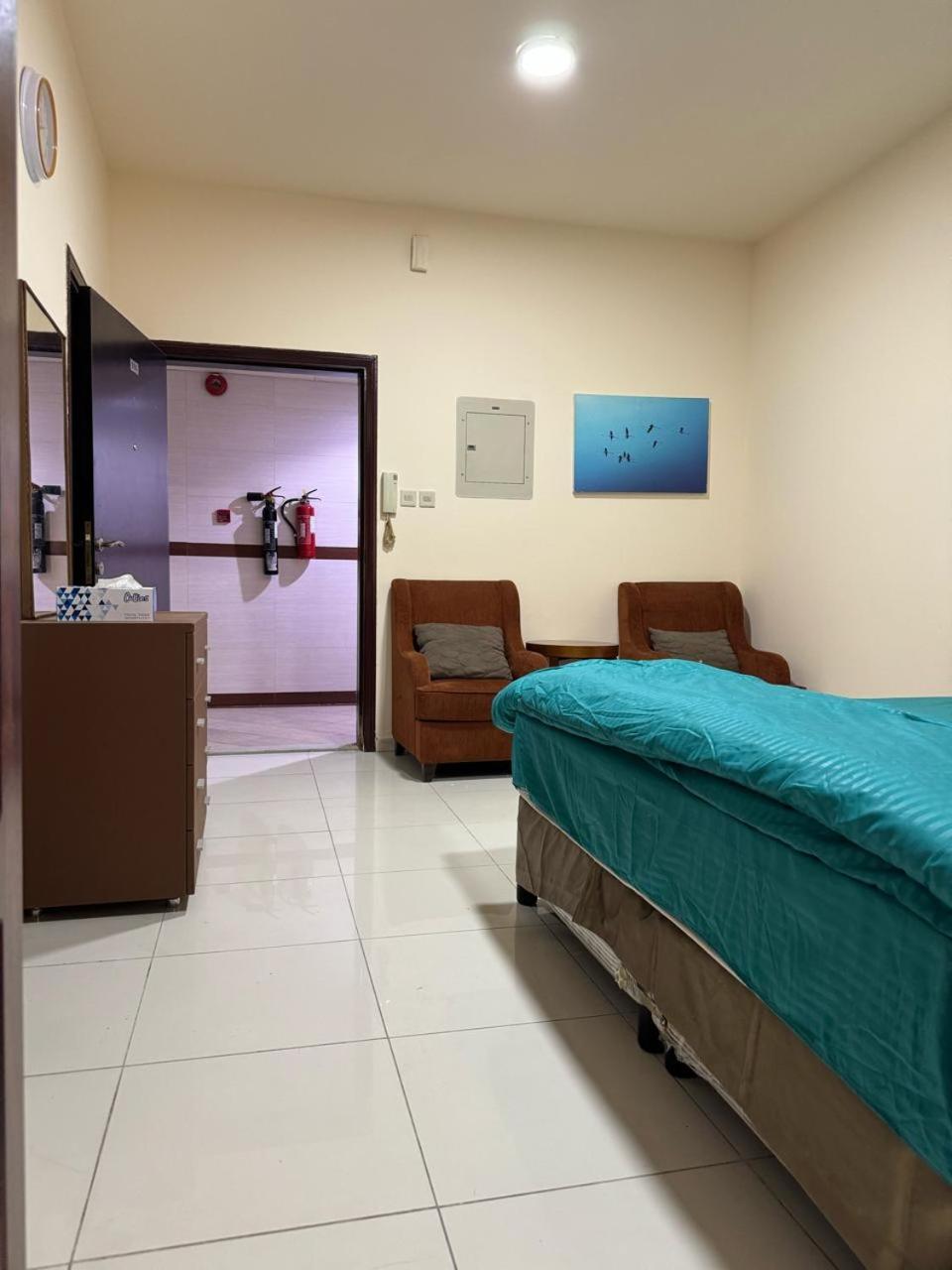 Fully Furnished Next To Sharaf Dg Metro Station Holiday home