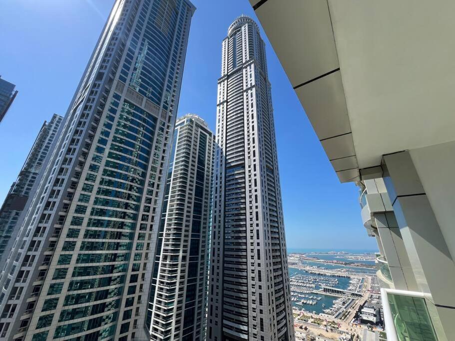 Stunning Views 1 Bedroom Flat, Near & Tram With Free Parking In Marina
