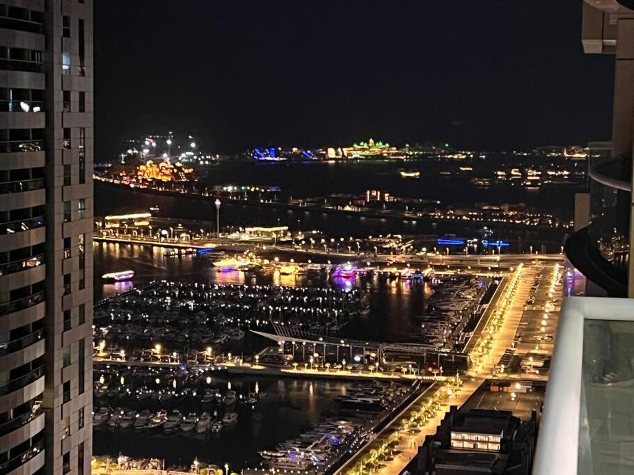 Stunning Views 1 Bedroom Flat, Near & Tram With Free Parking In Marina *