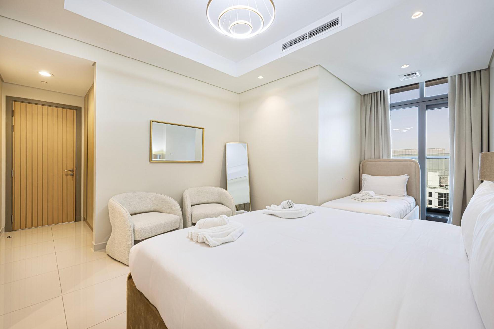 Apartemen Hausreserv At Paramount Midtown - Infinity Pool With Burj Khalifa View - Luxury *