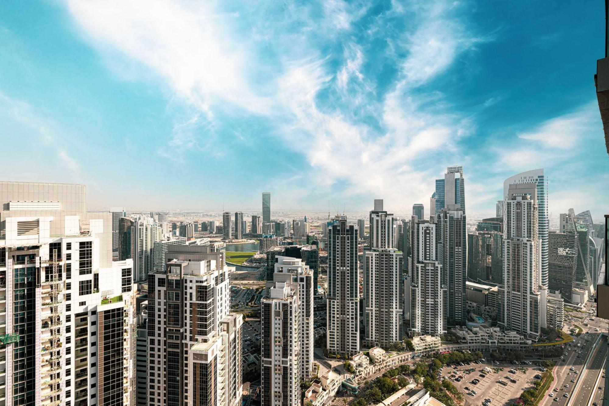 Apartemen Hausreserv At Paramount Midtown - Infinity Pool With Burj Khalifa View - Luxury *