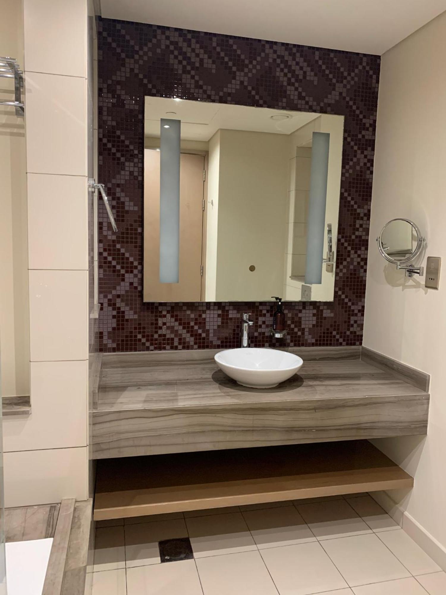 Luxurious In Paramount Apartamento Dubái