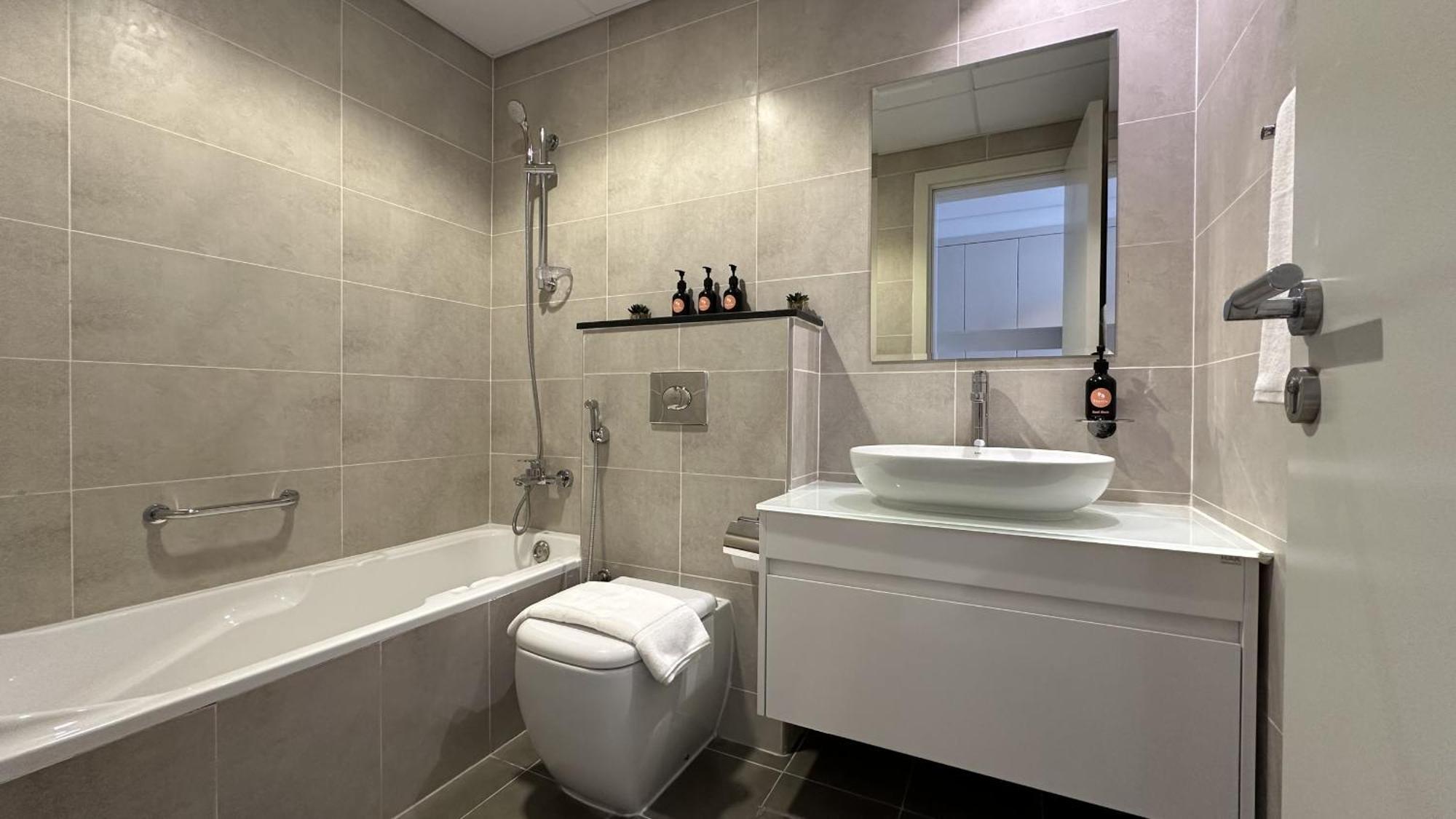 Easygo - Carson Tower C Damac Hills *