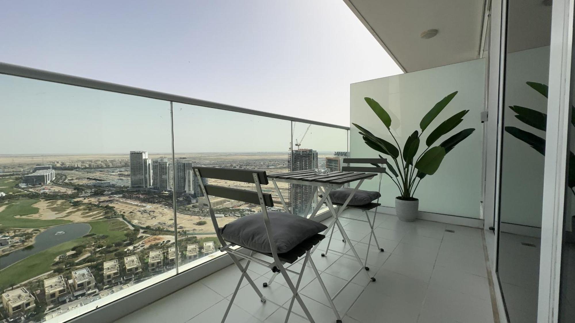 Easygo - Carson Tower C Damac Hills Appartement *