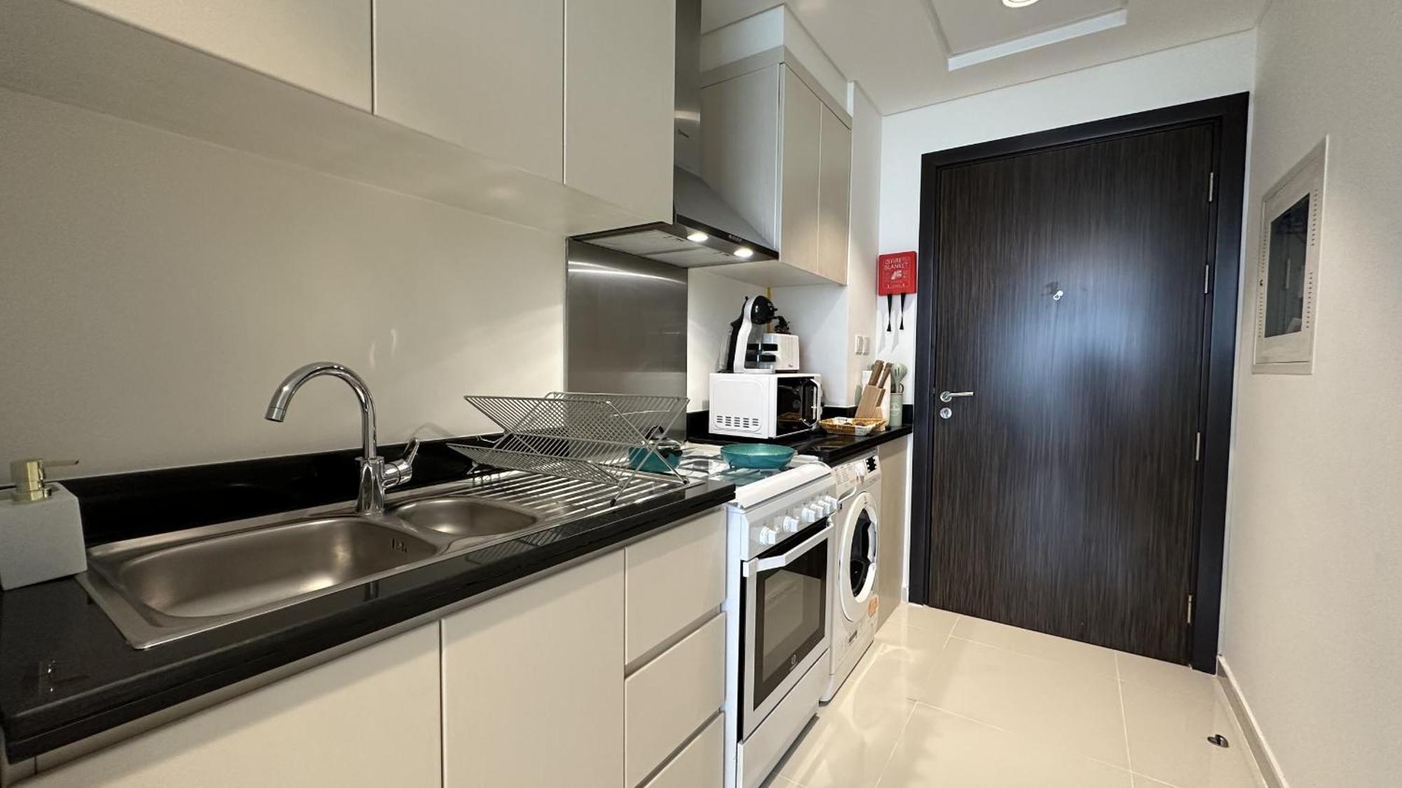 Easygo - Carson Tower C Damac Hills Apartment *