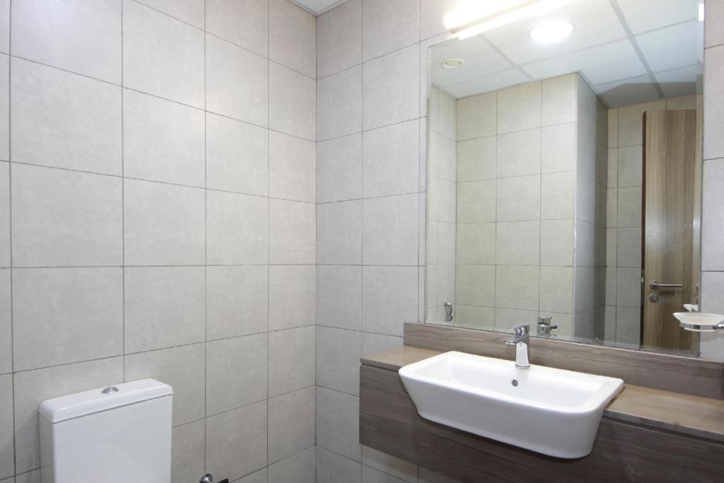 Apartamento Elegant Waterfront 1bhk In Creek Harbour *