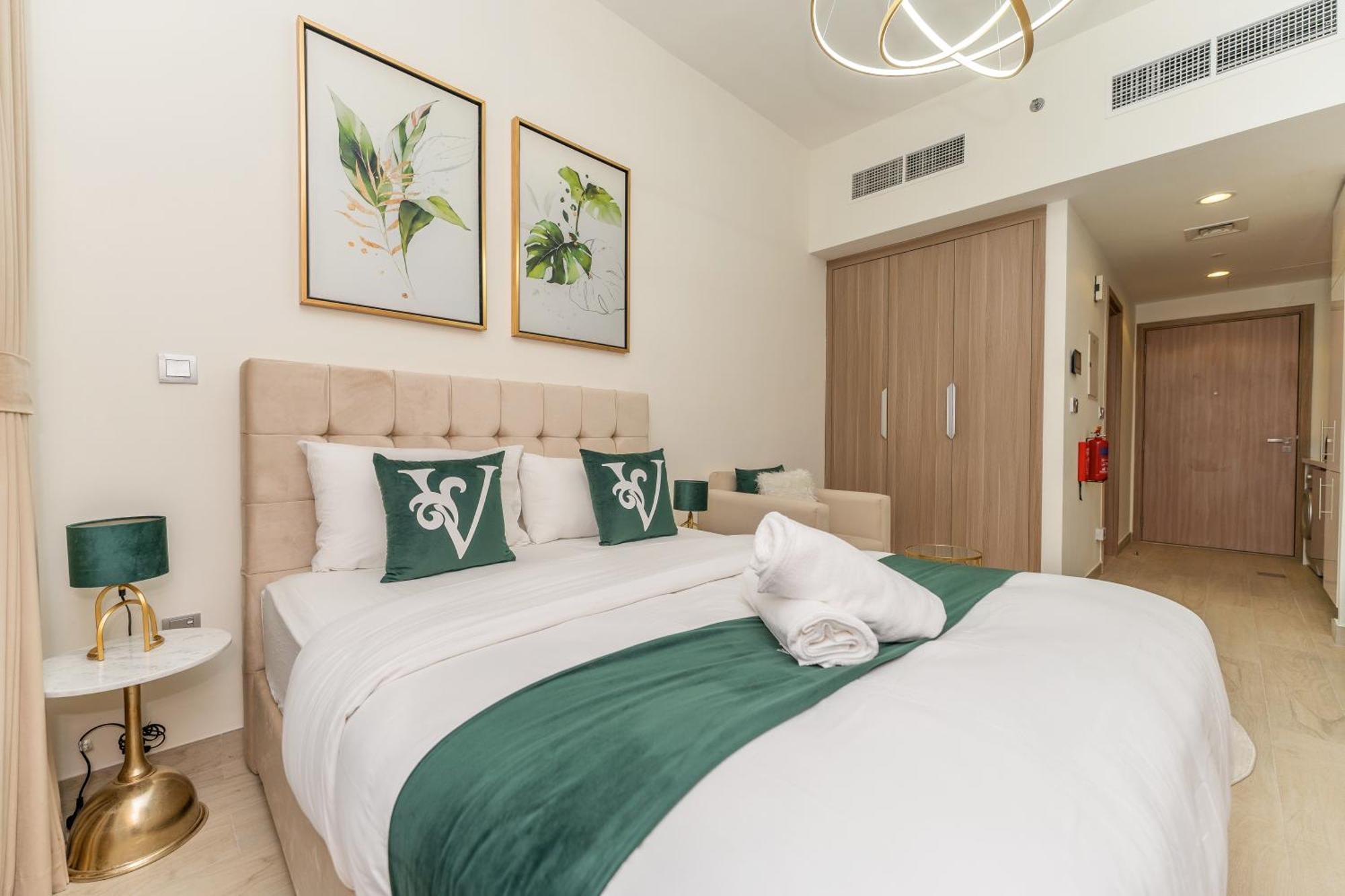 Azizi Riviera, Appartement *