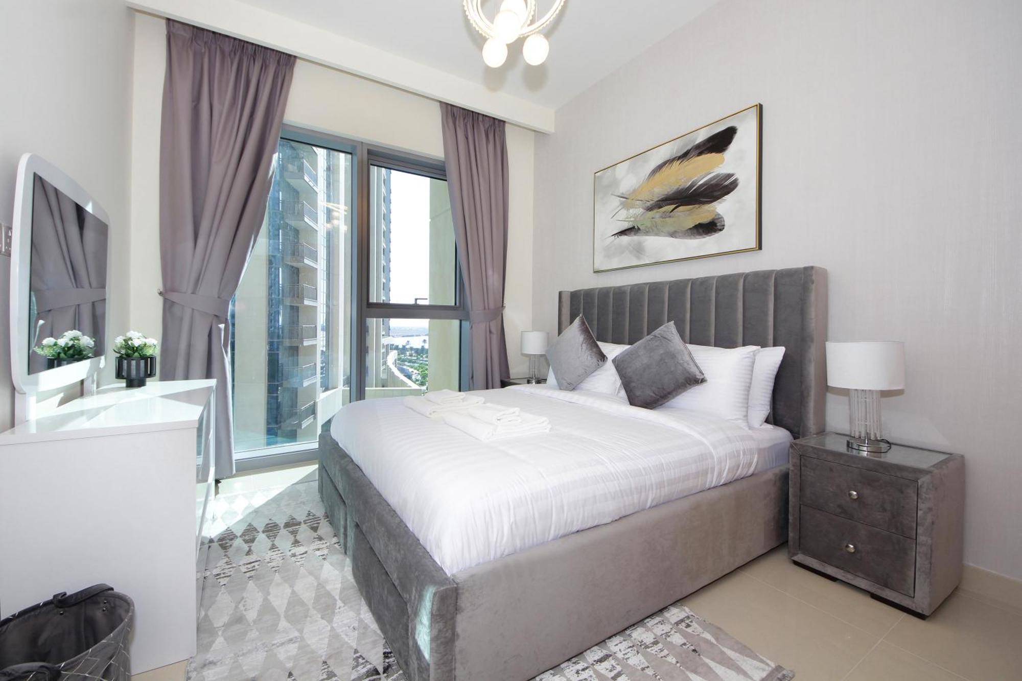 Elegant Waterfront 1bhk In Creek Harbour Apartamento *
