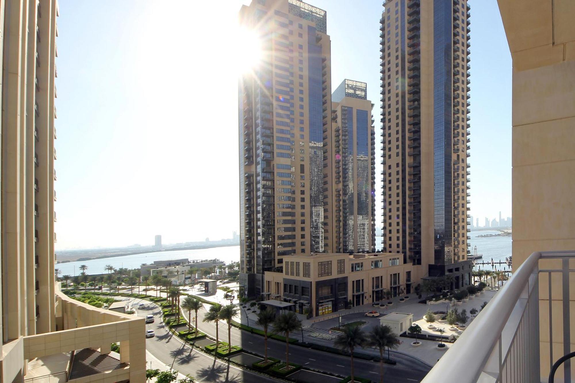 Elegant Waterfront 1bhk In Creek Harbour Apartamento