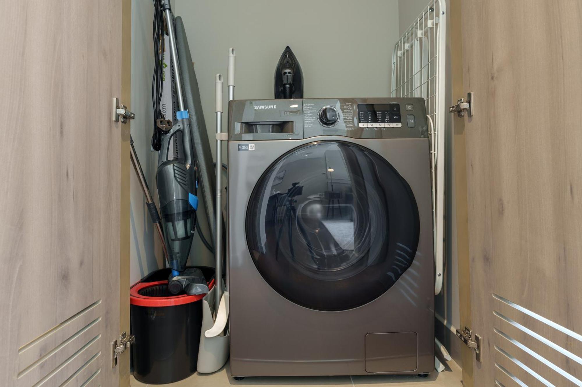 Your Modern Sophisticated In Hills Appartement