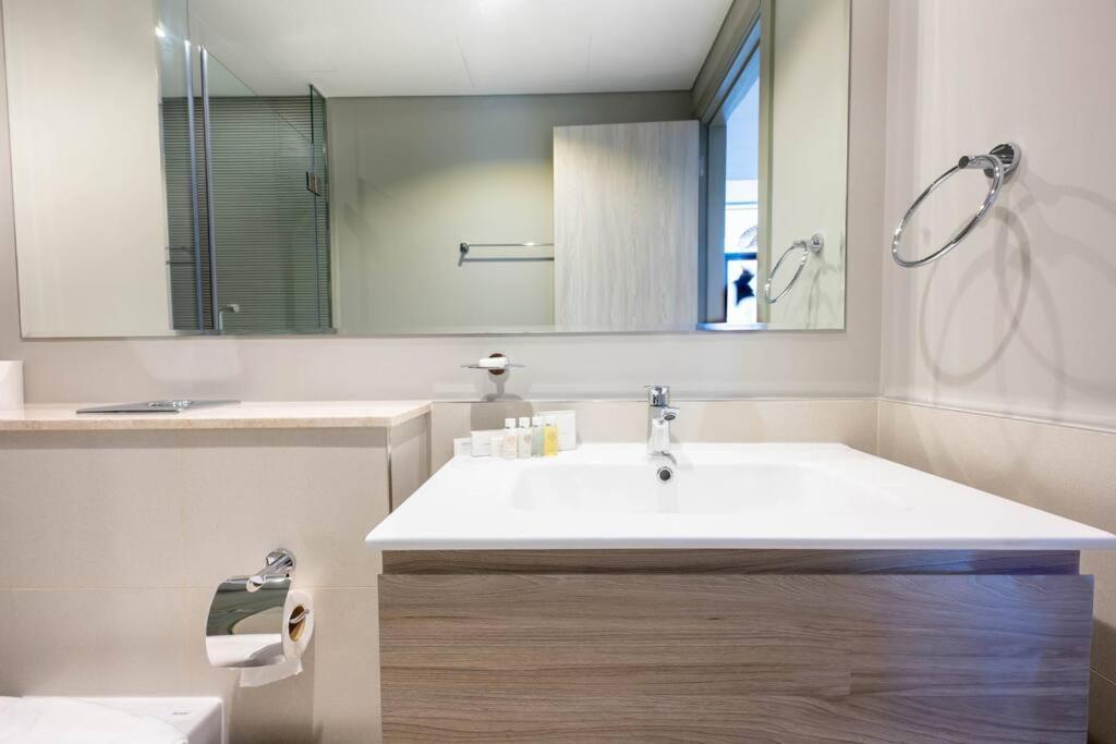 1br In Zada Tower Business Bay - Close To Metro *
