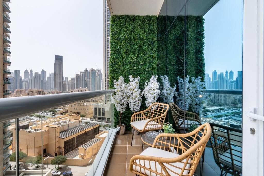 Apartamento First Class Cozy & Burj, Metro, Mall Nearby *