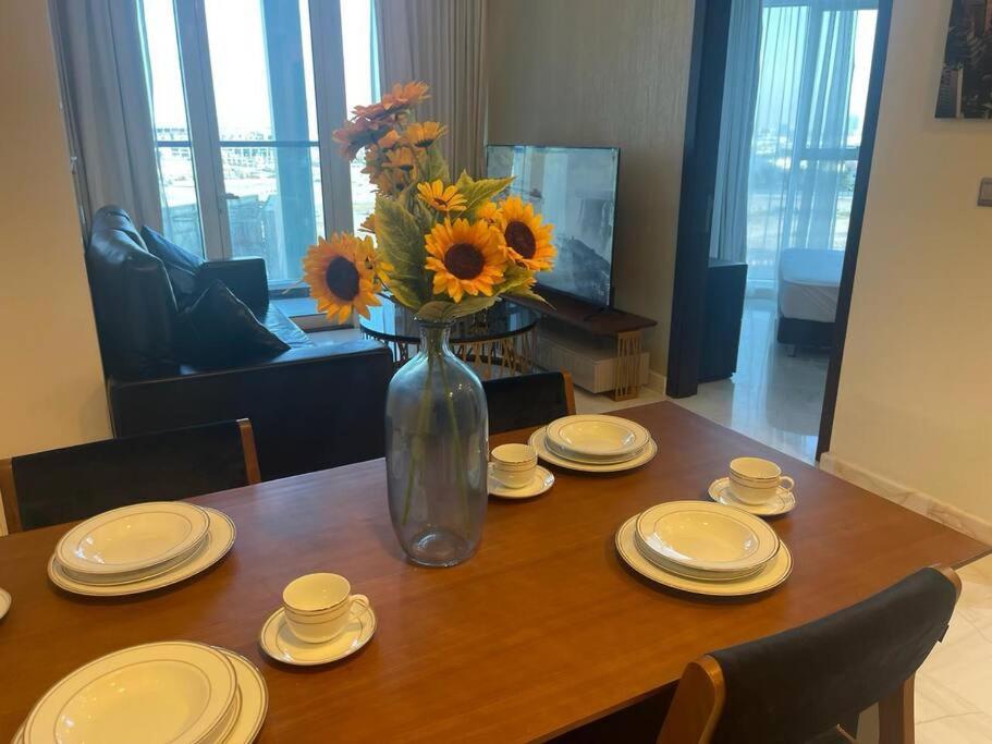 Trendy 1br On Business Bay Canal