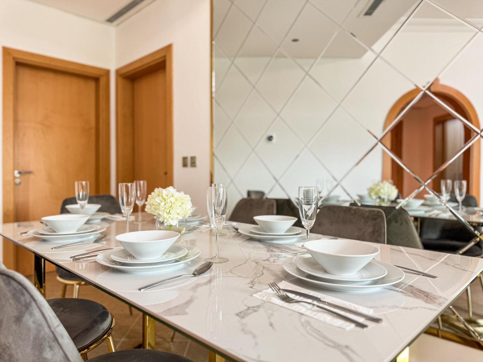 Lägenhet Beachfront 2br - Private In Palm Jumeirah *