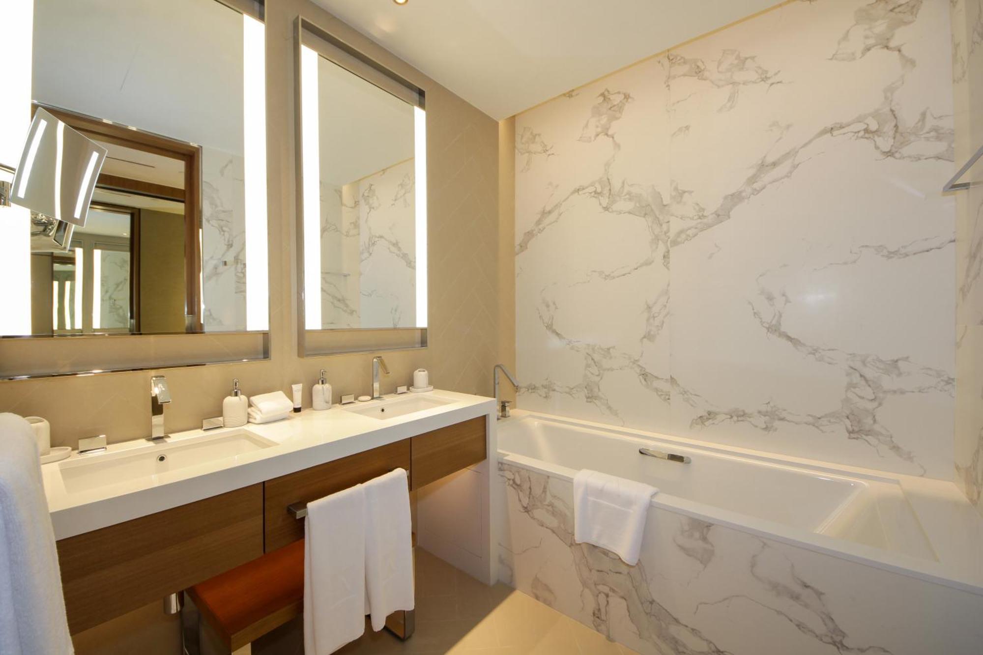 Ultra Modern 2bhk In The Address Opera District Near Mall - Sea View Appartement