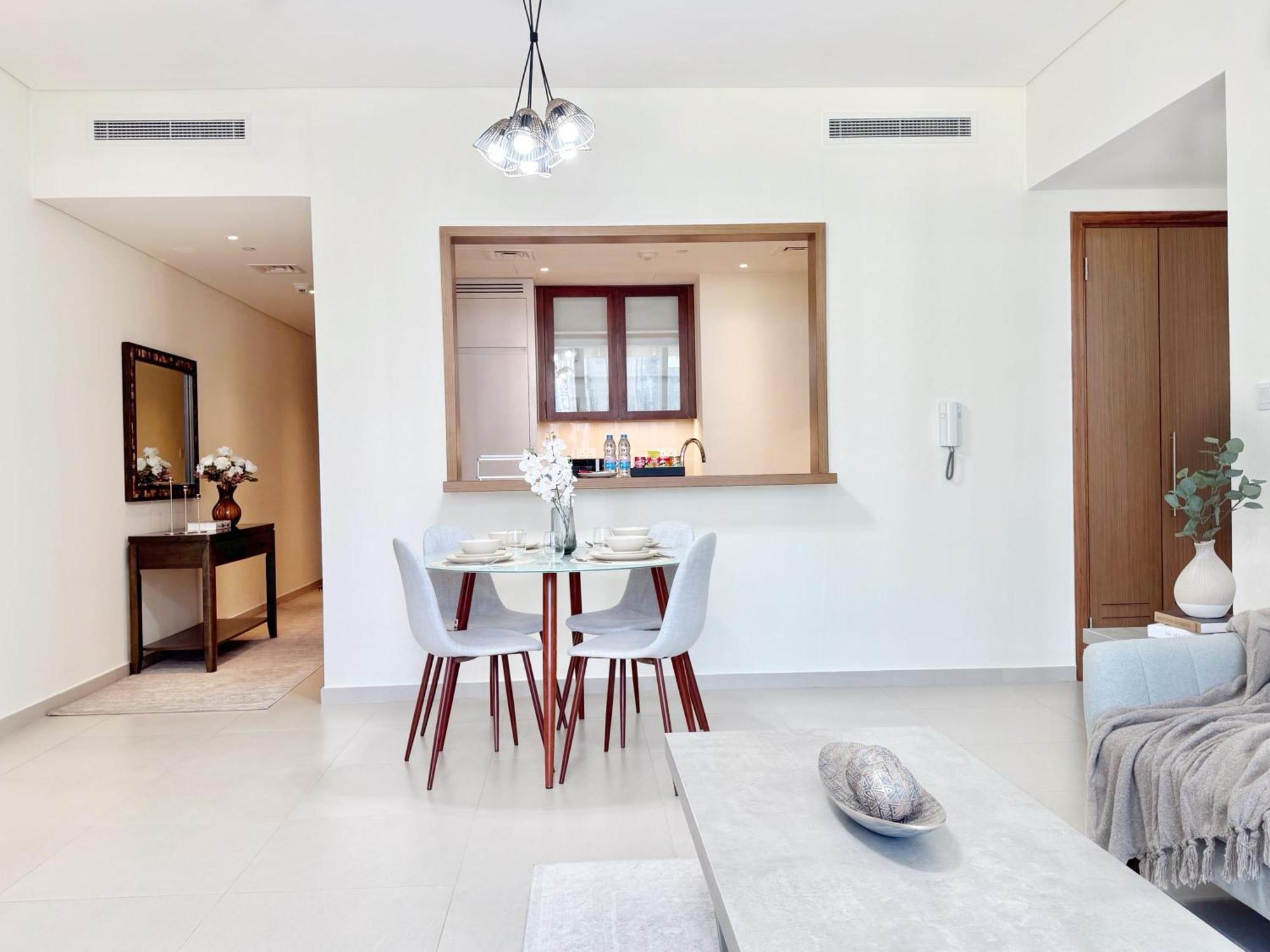 Spacious And Vibrant 1br In Boulevard Heights Apartamento