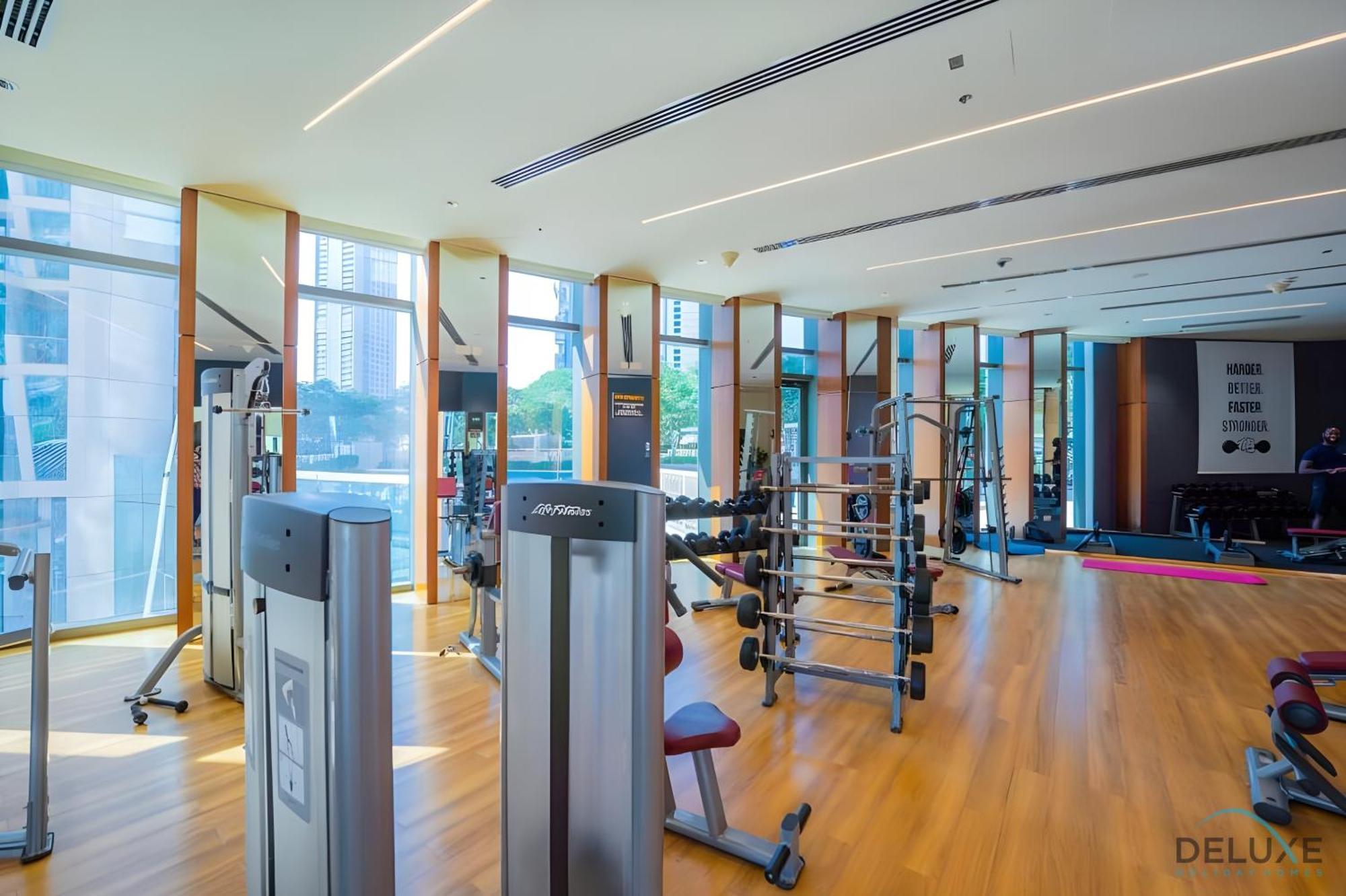 Gorgeous 2br In Burj Vista Tower 1 Downtown By Deluxe Appartement