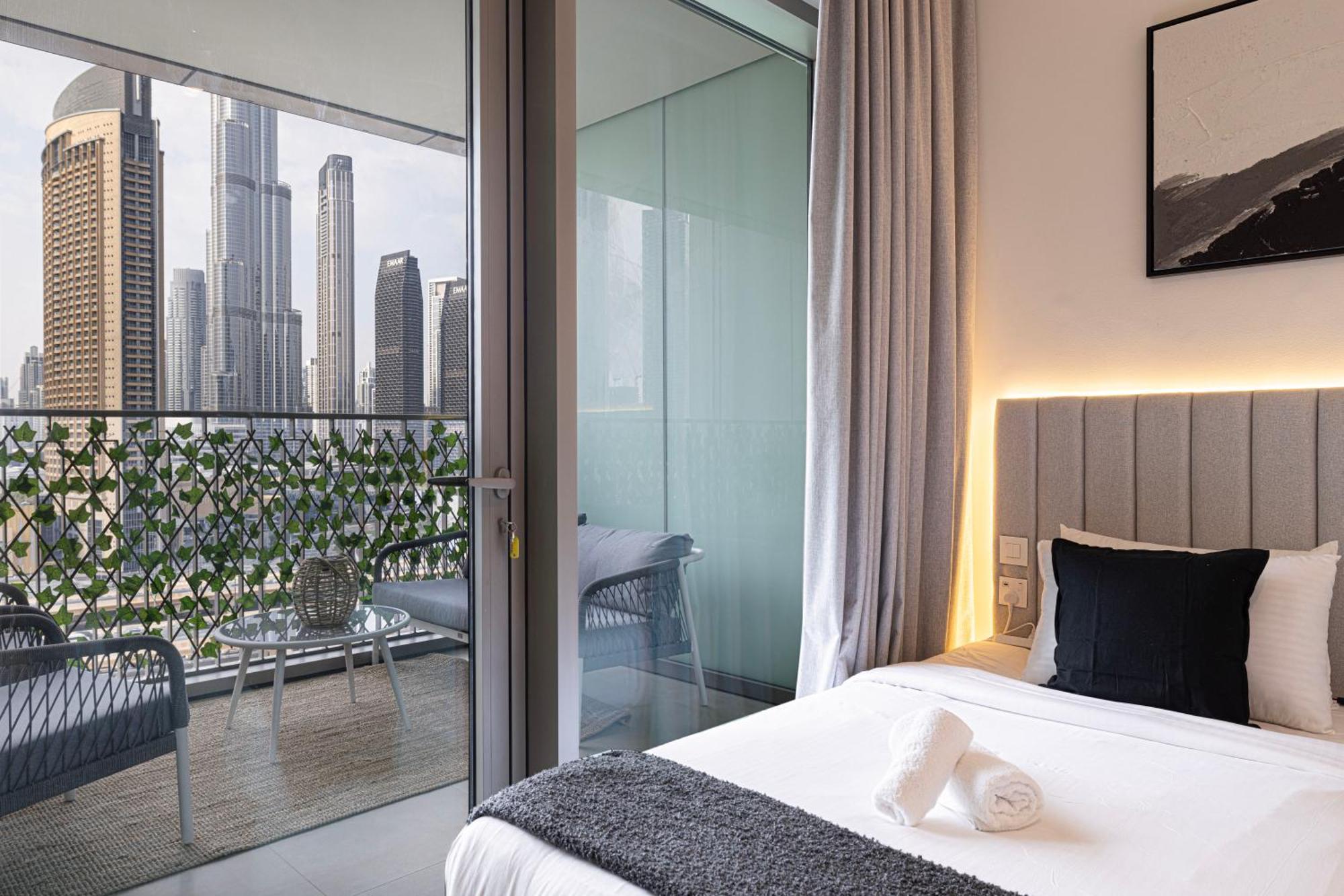 Burj Khalifa View, 2 Balcony W Lounge, Mall Access, Gym, Infinity-pool, Playground, Bbq, Family Friendly