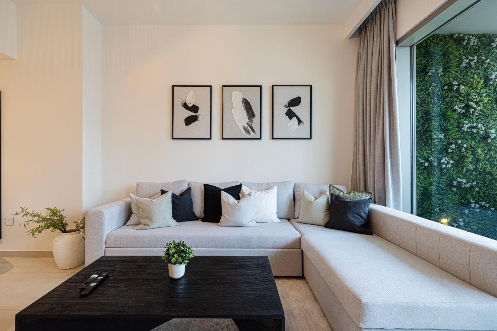 Burj Khalifa View, 2 Balcony W Lounge, Mall Access, Gym, Infinity-pool, Playground, Bbq, Family Friendly Appartement Dubaï