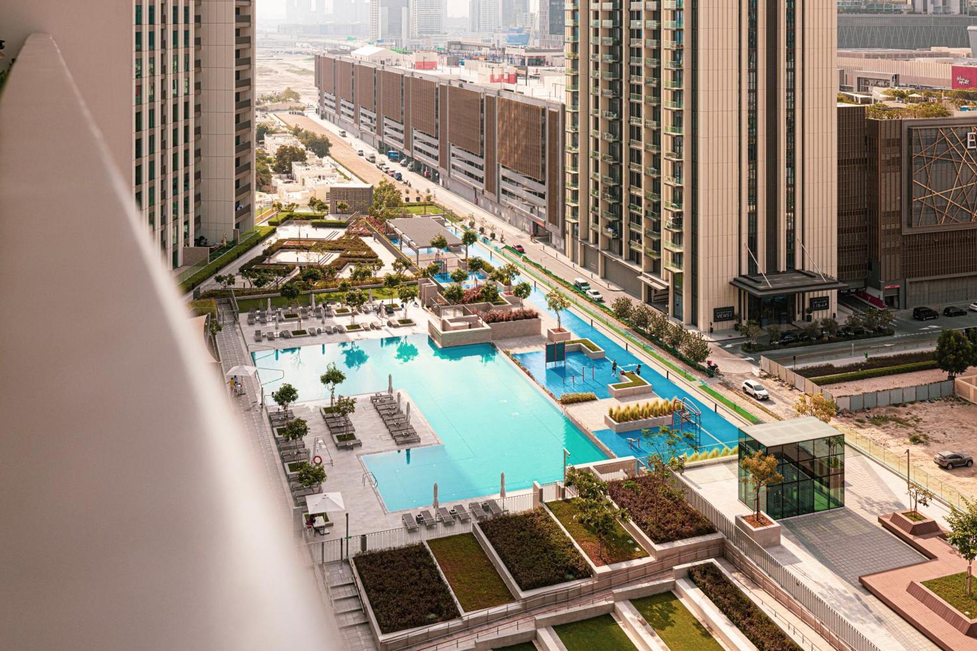 Burj Khalifa View, 2 Balcony W Lounge, Mall Access, Gym, Infinity-pool, Playground, Bbq, Family Friendly *