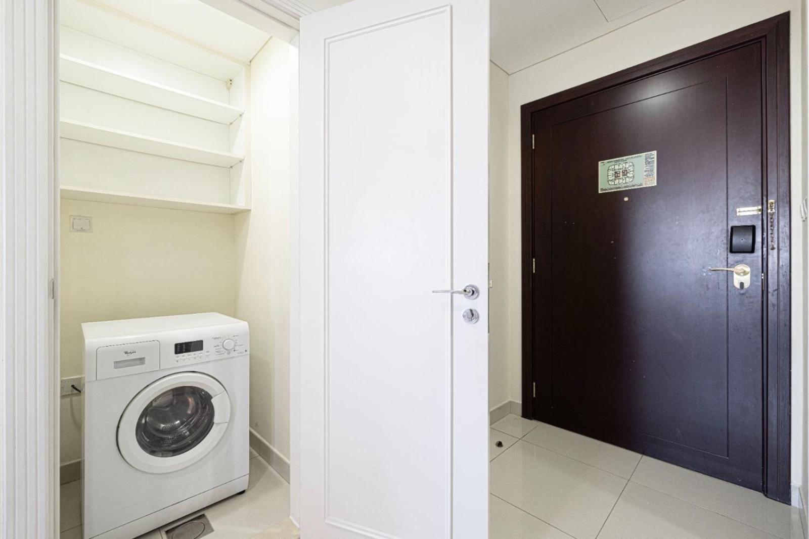 Apartamento 1 Minute Walk To Mall, 2 Bedroom Luxe In Elite Building With Pool And Gym Dubái