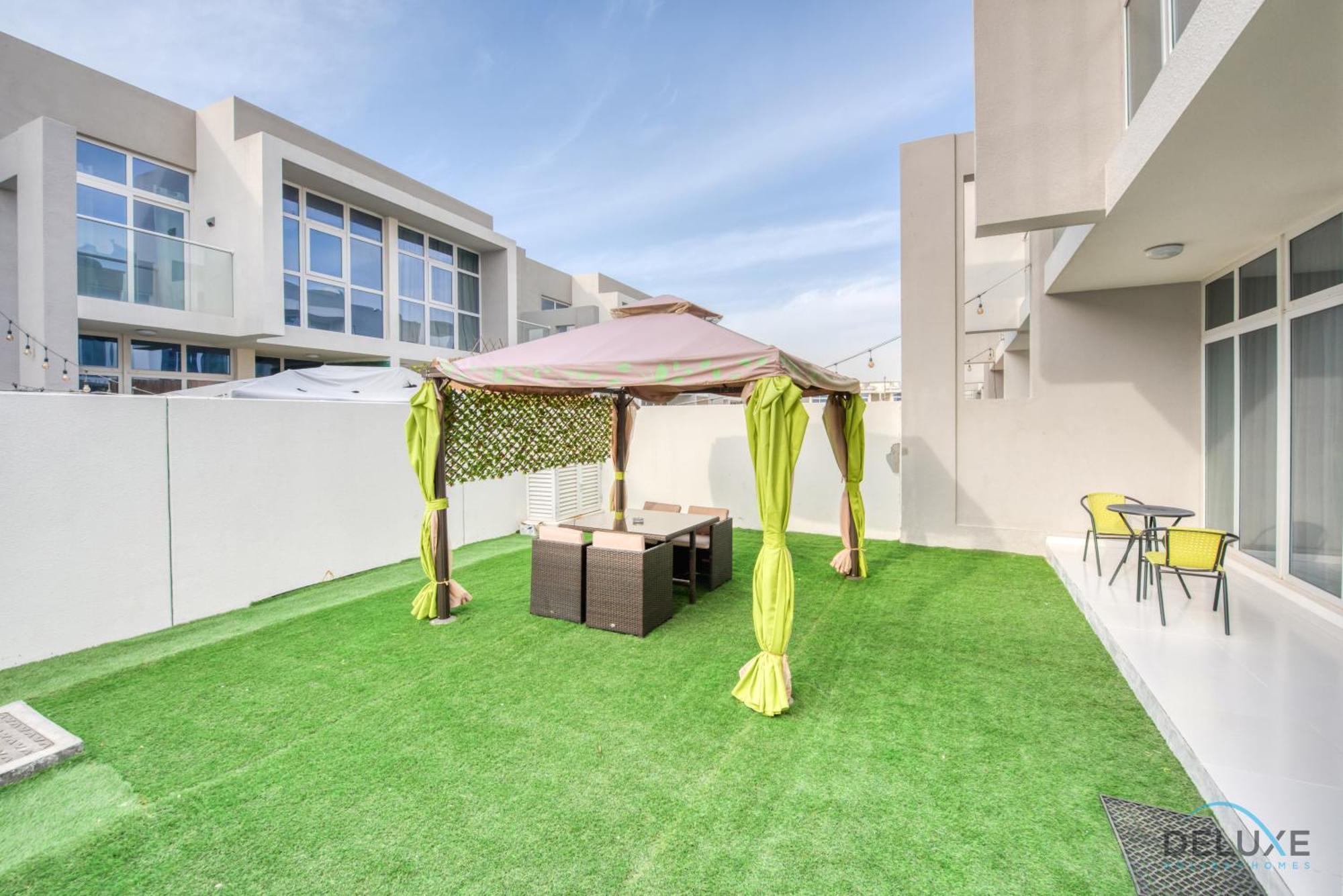 Tranquil 3br Townhouse At Albizia Damac Hills 2 By Deluxe Homes Appartement