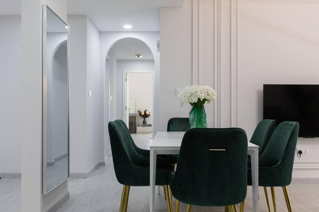 Stylish 3bdr In Rimal 2 Jbr * Dubaï