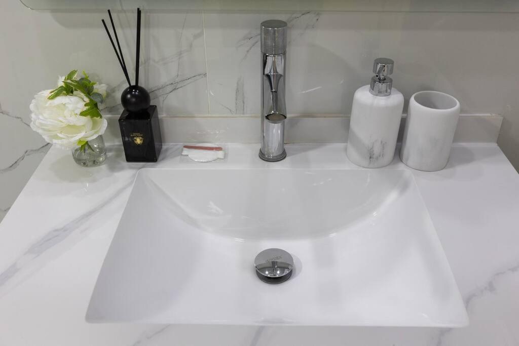 Stylish 3bdr In Rimal 2 Jbr Appartement *