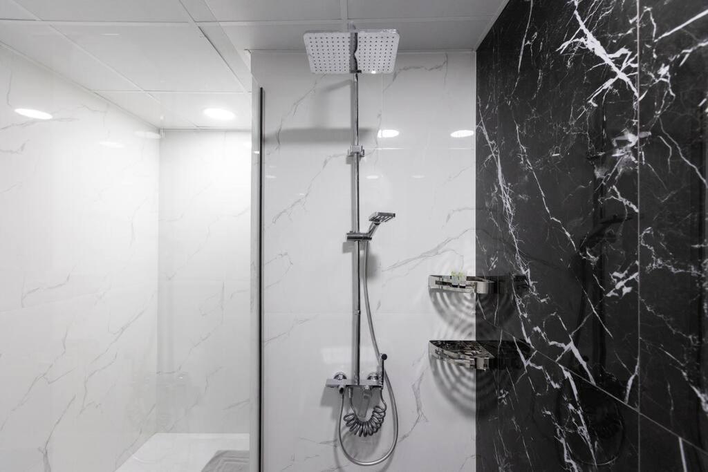 Stylish 3bdr In Rimal 2 Jbr Appartement *
