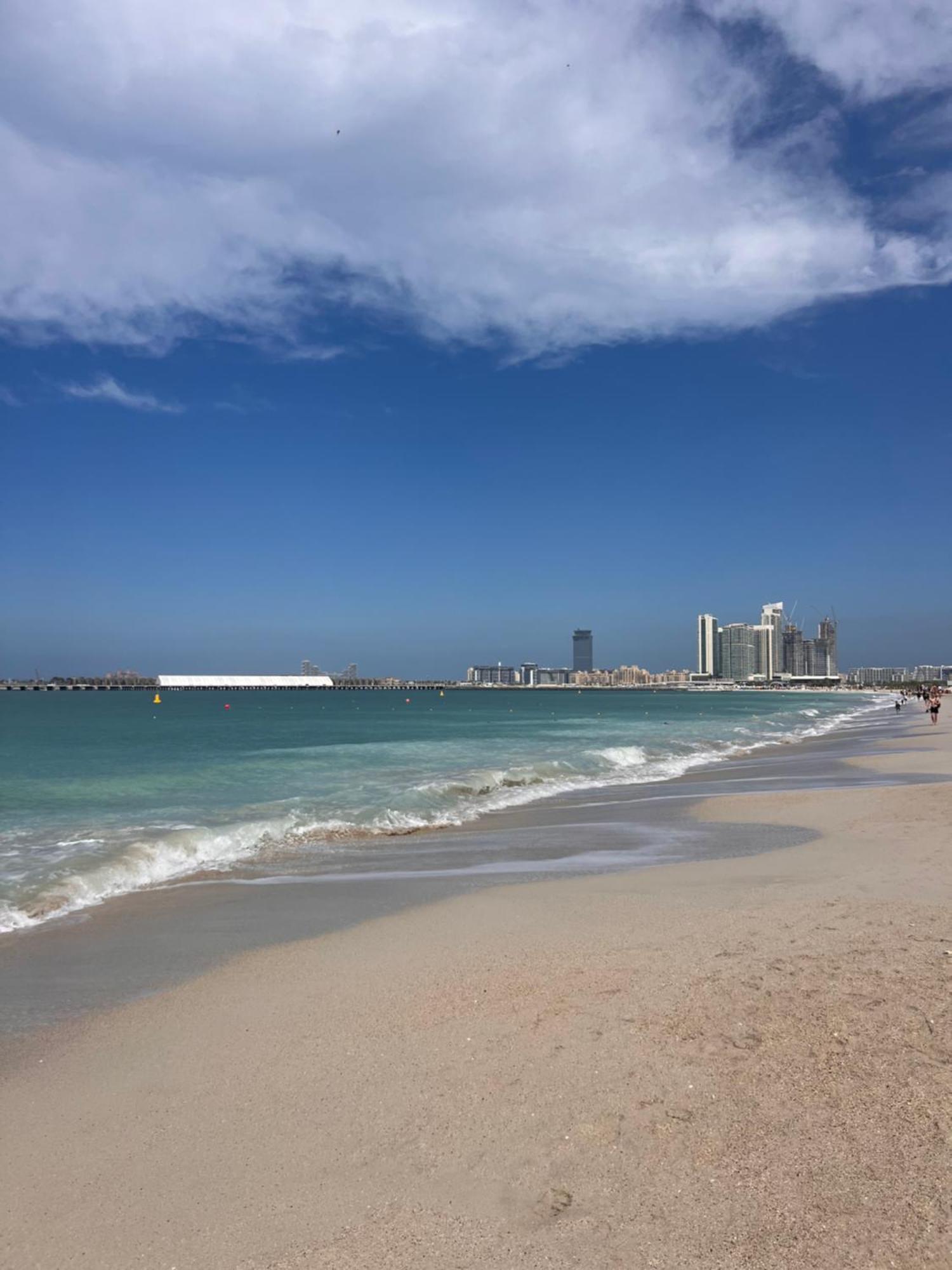 Luxury Beachfront Escape In La Vie Jbr Apartament Dubai