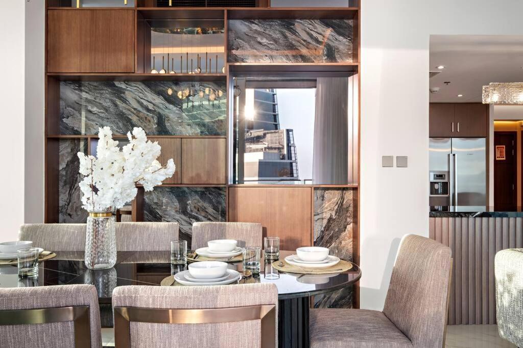 First Class 3br Wtih Full Burj Khalifa & Fountain View Appartement Dubaï