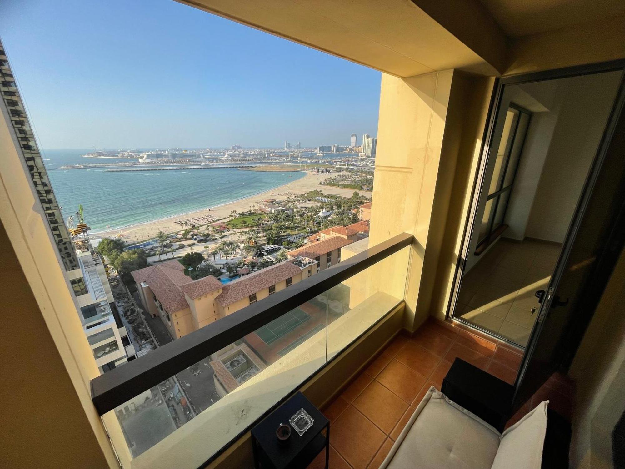Hostal Seaview Beach Jbr - Walk To Beach - Gym - Pool - Metro Station