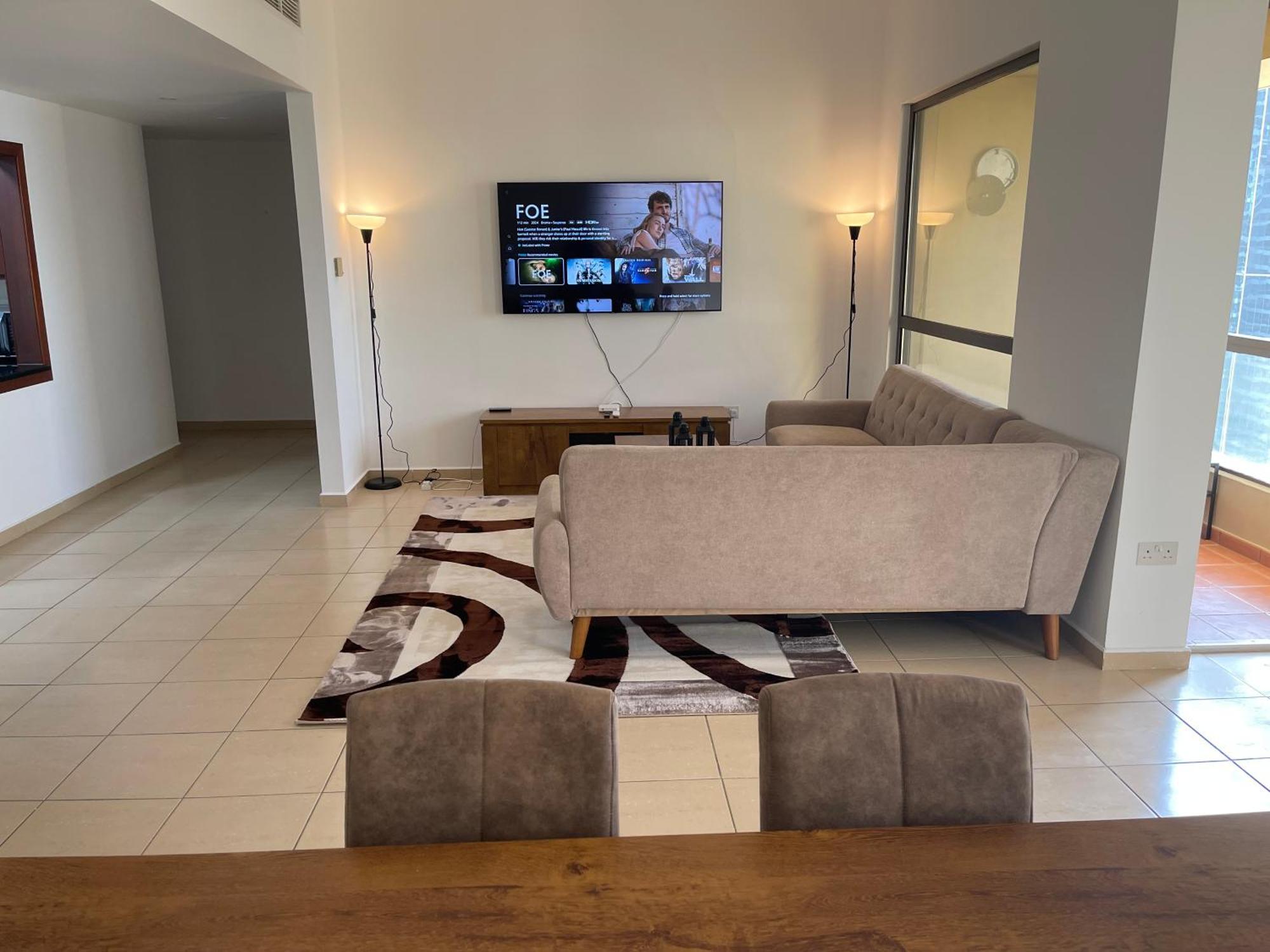 Hostal Seaview Beach Jbr - Walk To Beach - Gym - Pool - Metro Station