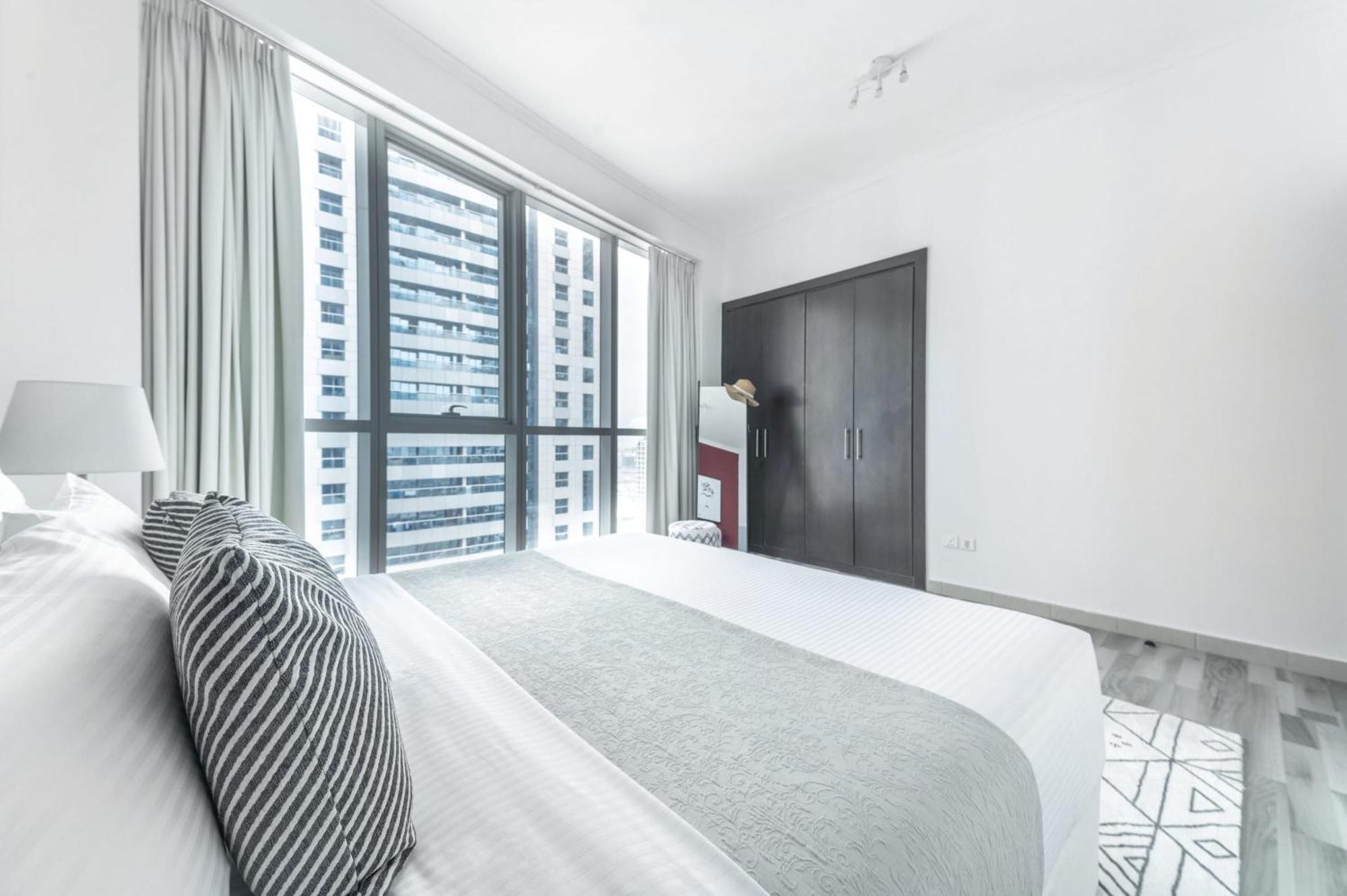 Frank Porter - Torch Tower Apartament Dubai