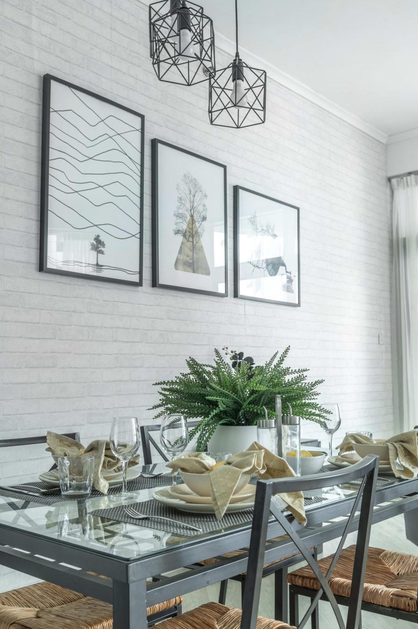 Frank Porter - Torch Tower Apartemen Dubai