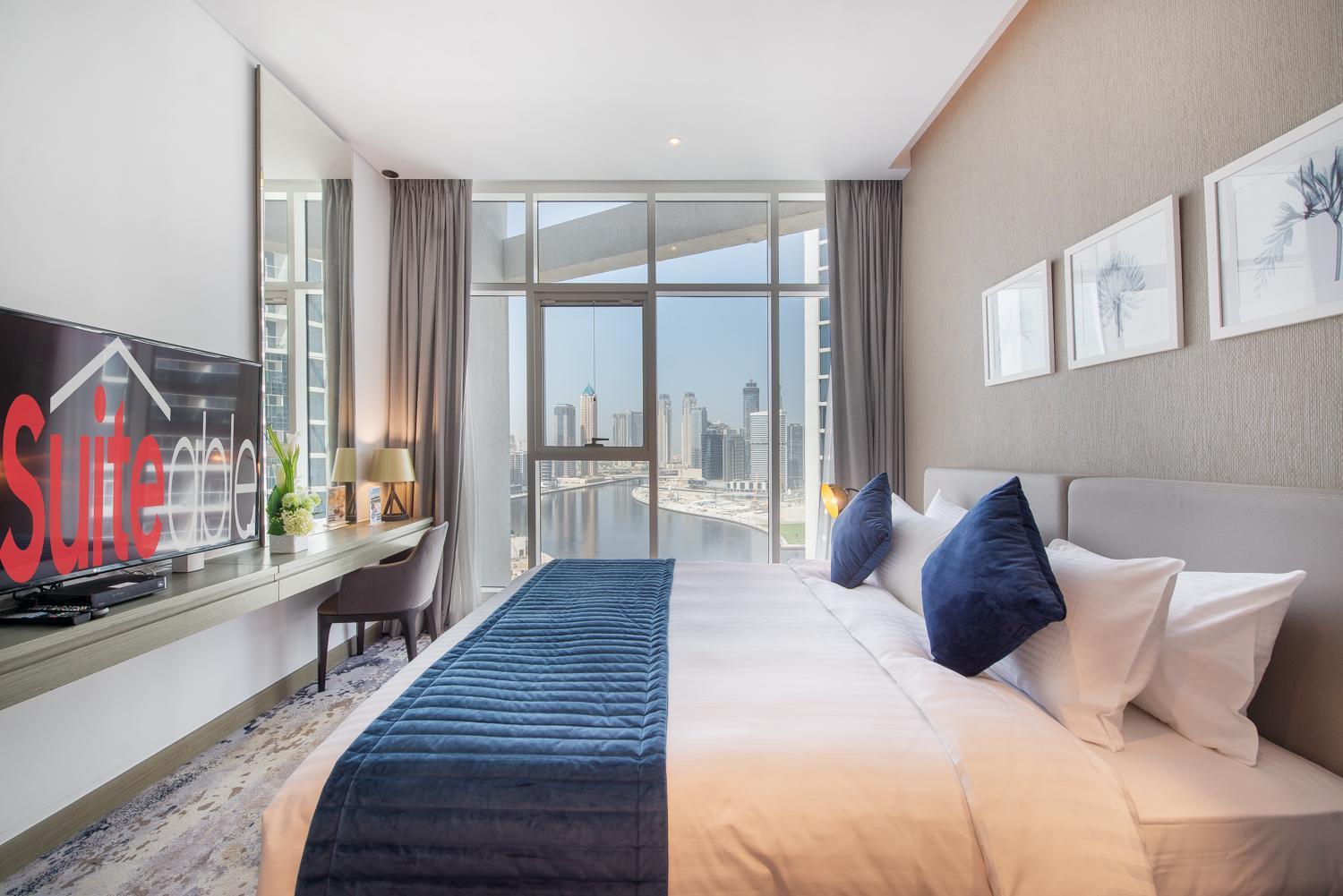 Cosmopolitan Studio Full Canal View By Suiteable Apartment Dubai