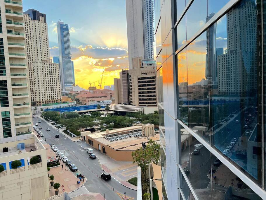 1 Bedroom Flat, Luxury Amenities, Near Jbr & Club With Free Parking In Jbr Dubái