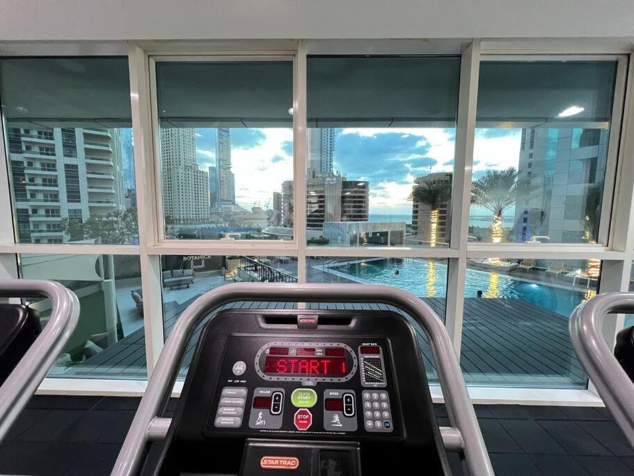 1 Bedroom Flat, Luxury Amenities, Near Jbr & Club With Free Parking In Jbr * Dubái
