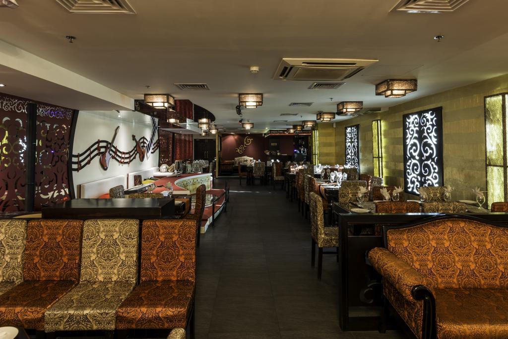 Howard Johnson Bur 3* Dubai