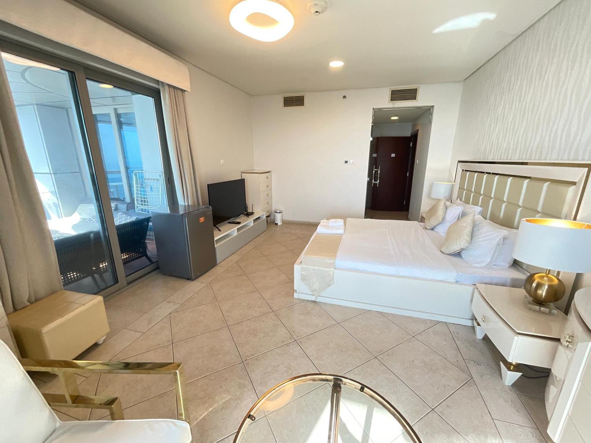 Stunning Marina View! Coliving In Princess Tower Marina Habitación en casa particular Dubái