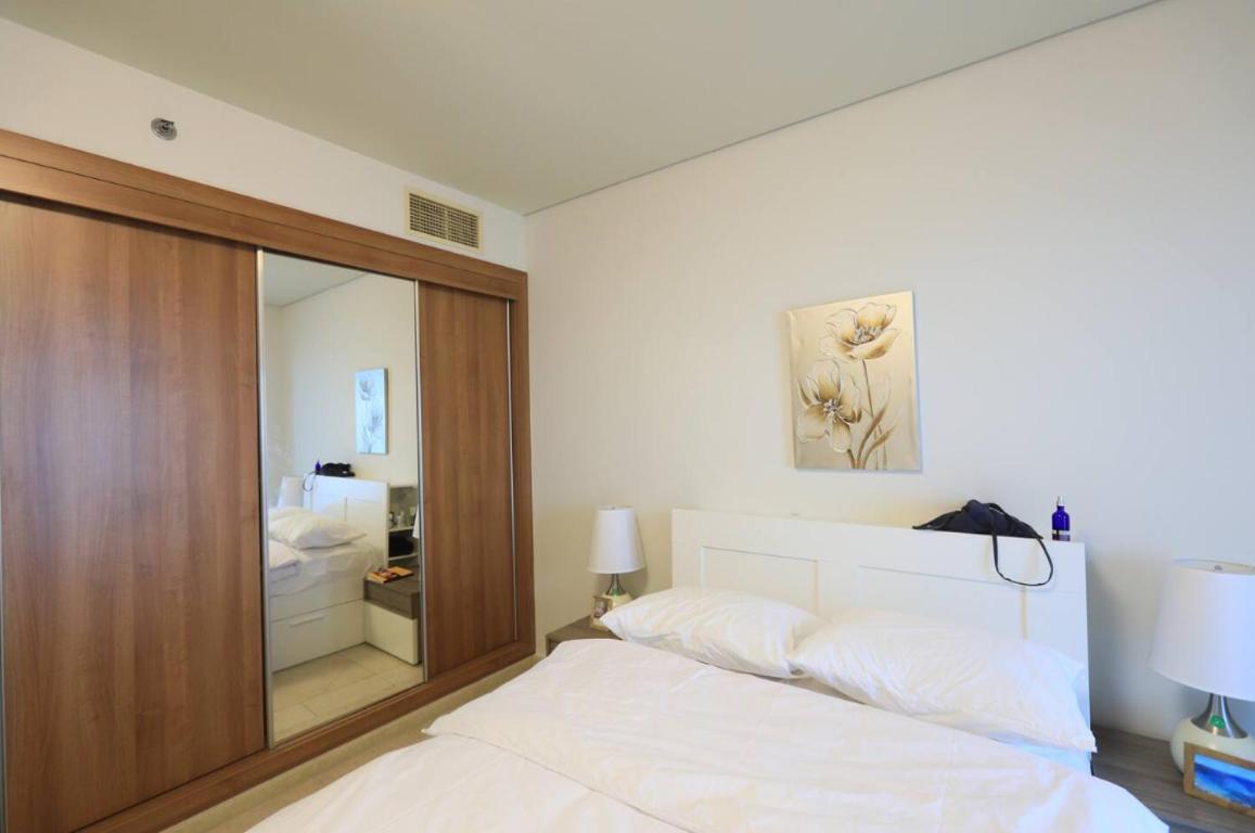 Habitación en casa particular Stunning Marina View! Coliving In Princess Tower Marina Dubái