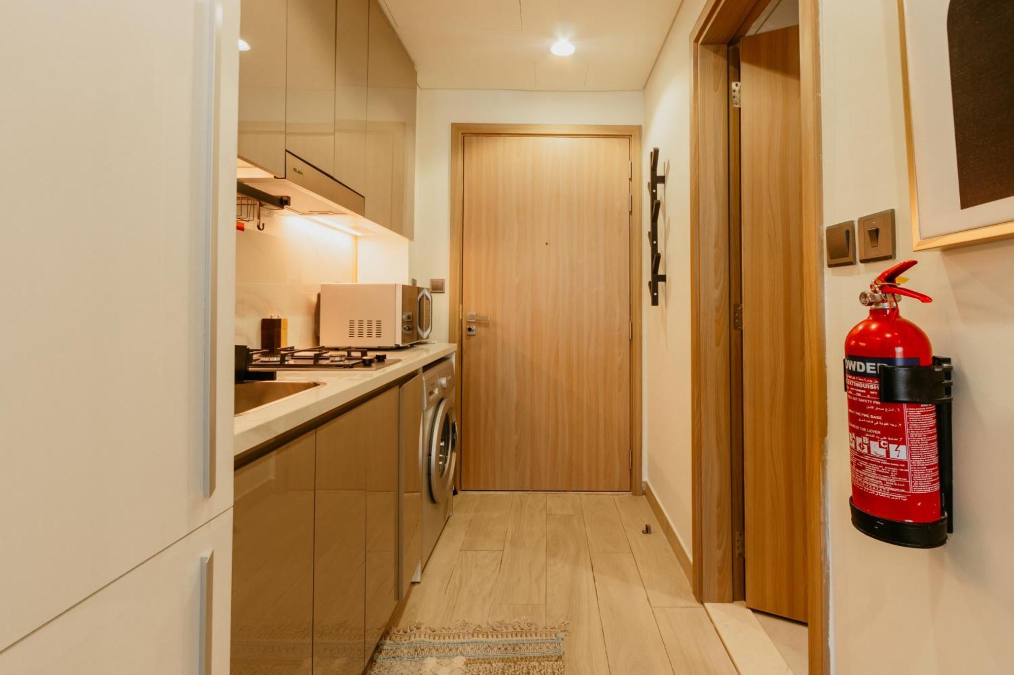 Modern Oasis: Spacious Near Downtown Appartement Dubaï