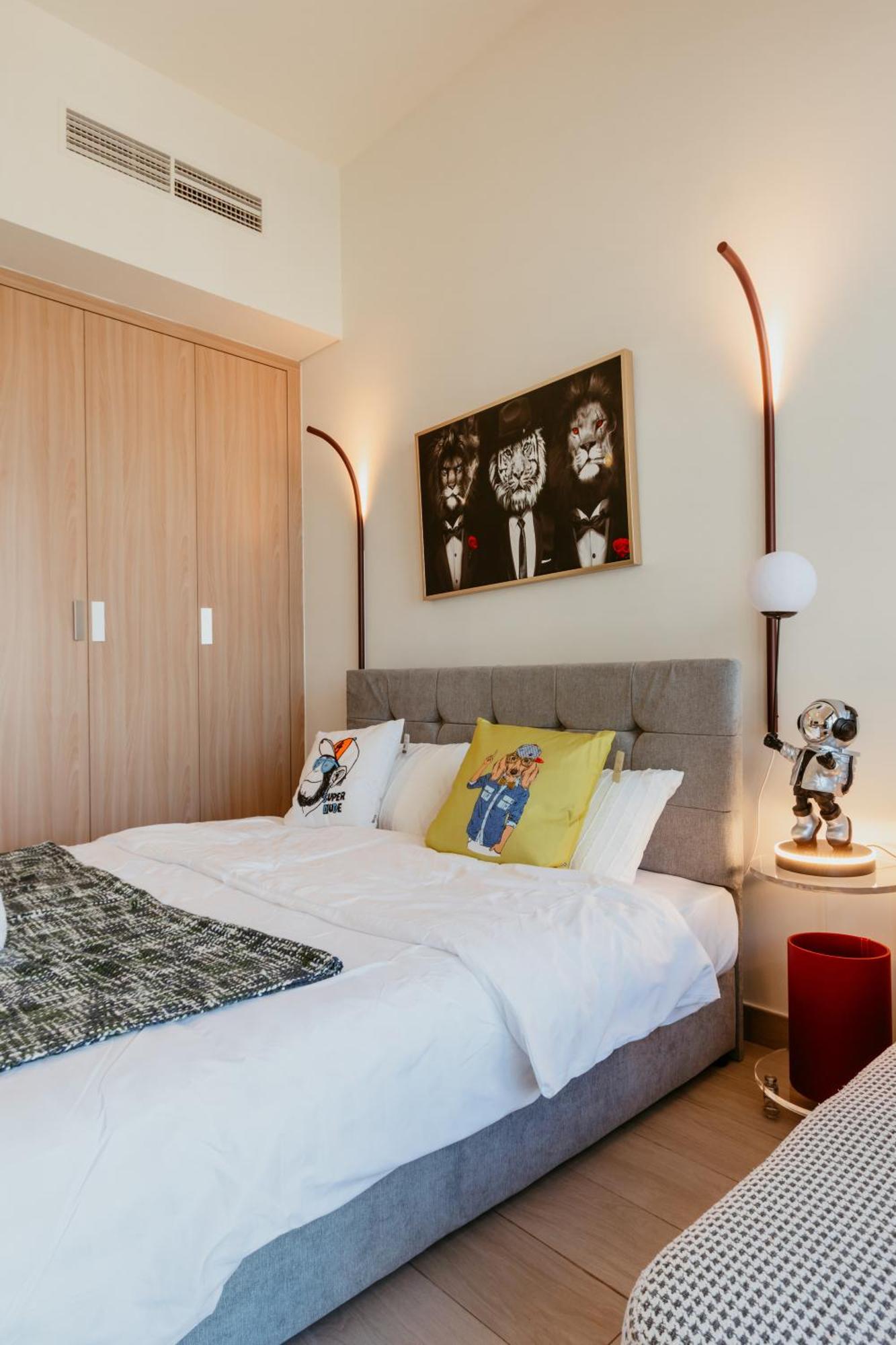 Modern Oasis: Spacious Near Downtown Dubaï